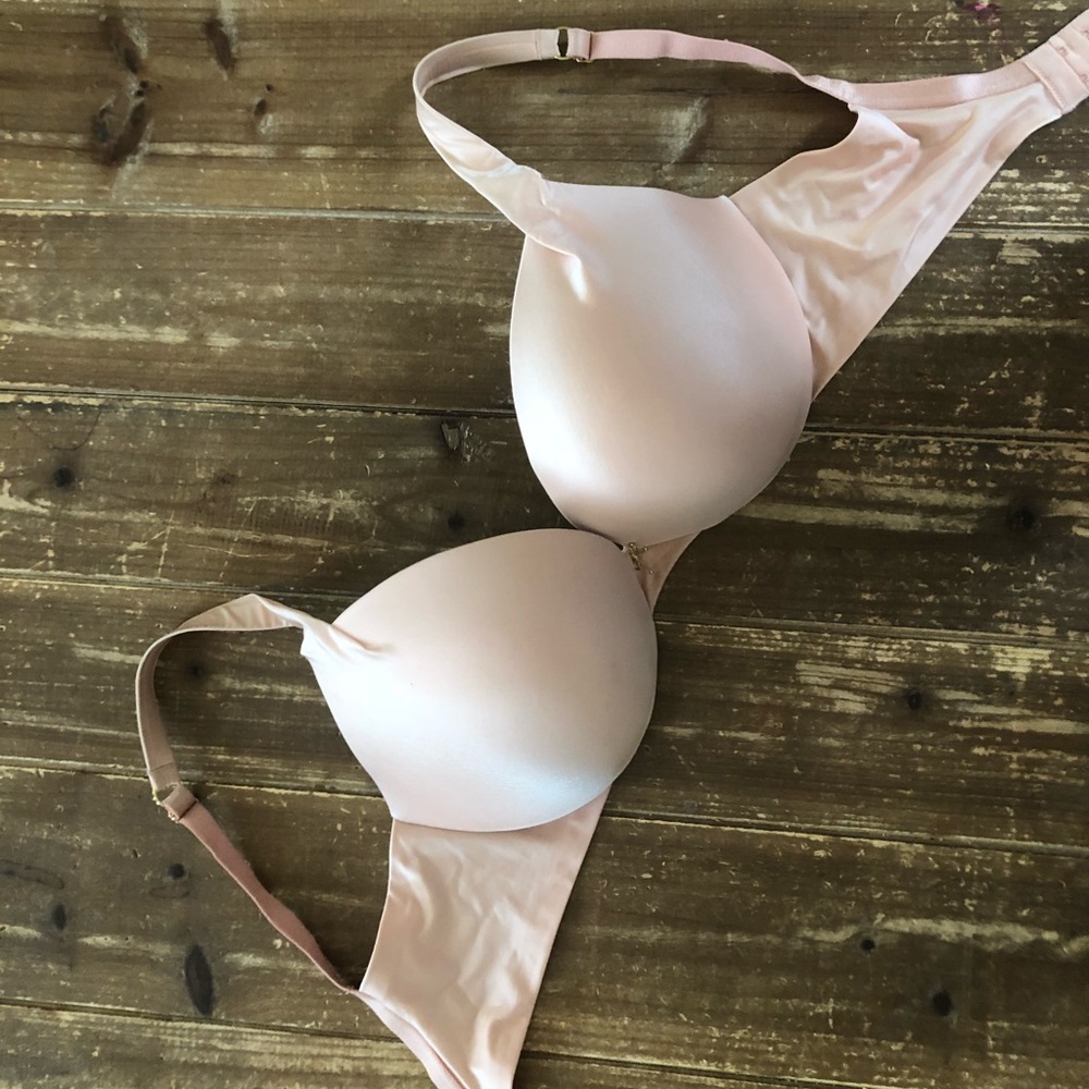 Victoria’s Secret 34 DDD worn once in perfect cond